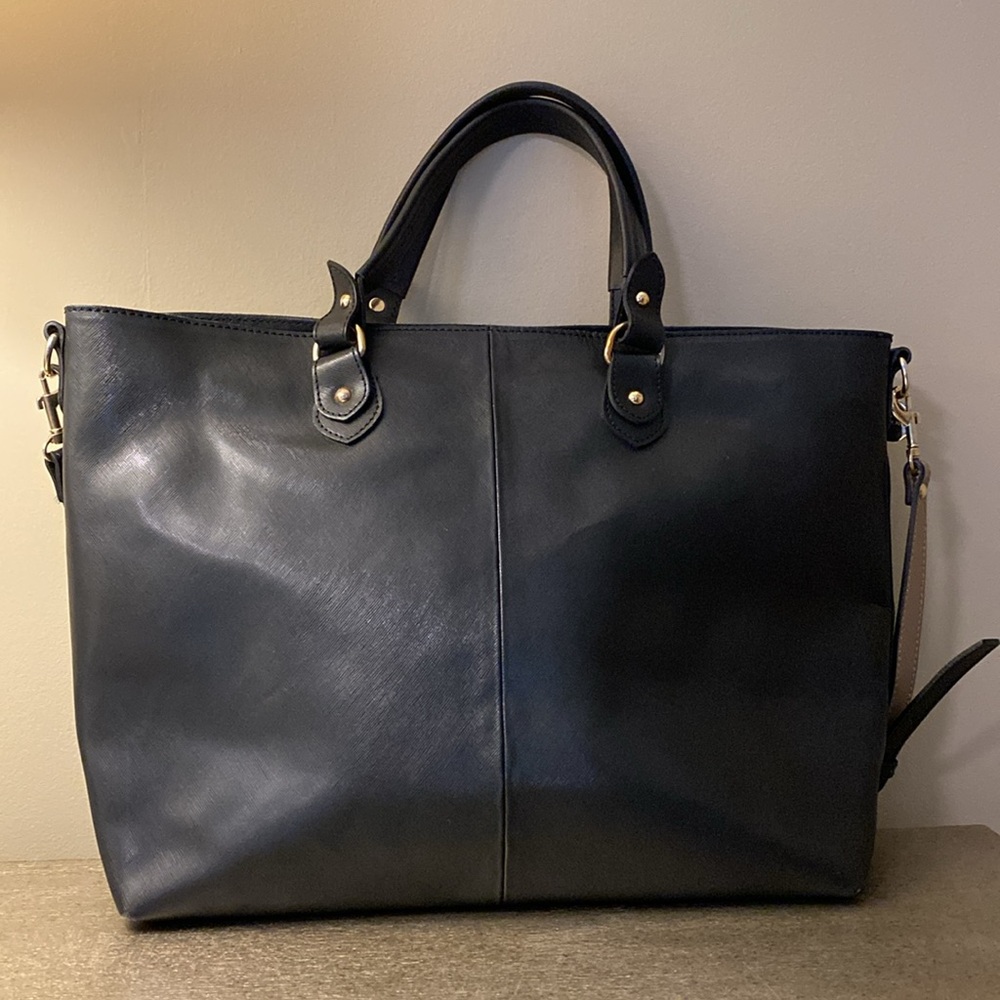Dimoni Tote - Picture 6 of 8